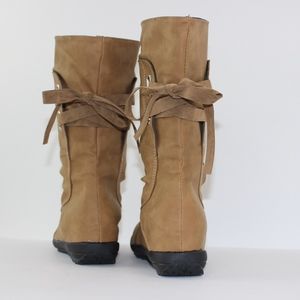 Unknown Shoes - Vegan Leather Boots Laced Back Detail Mid Height Unknown Shoes - Vegan Leather Boots Laced Back Detail Mid Height